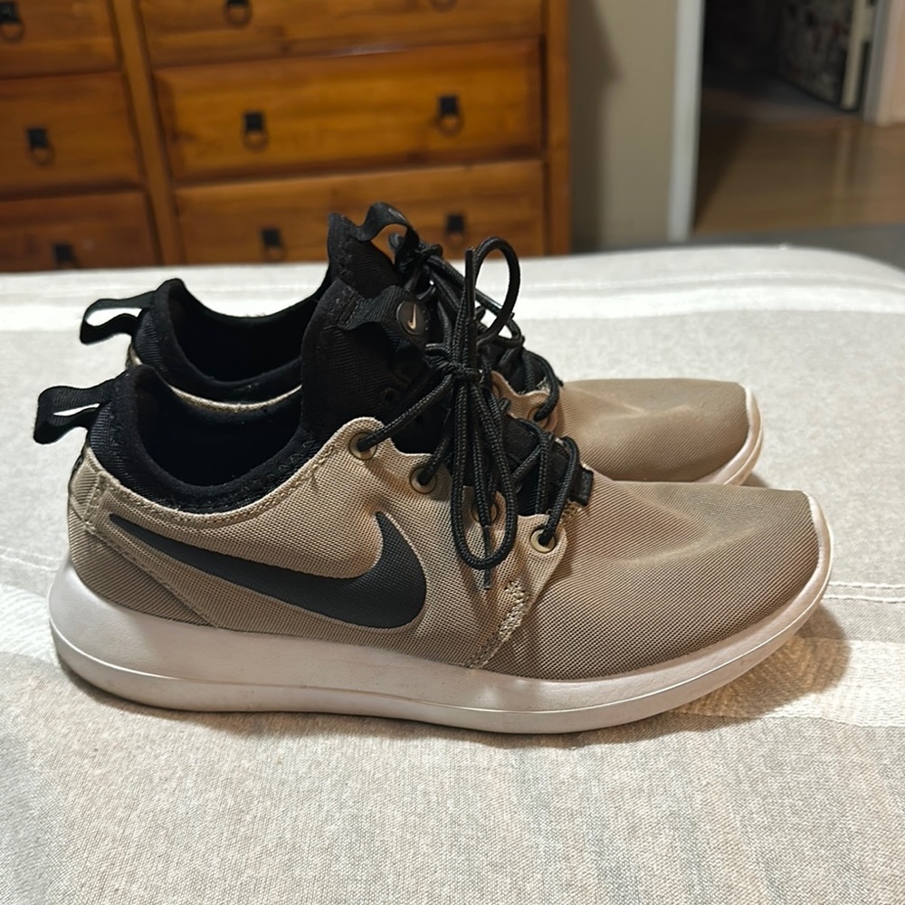 Nike Tan and Black Sneakers